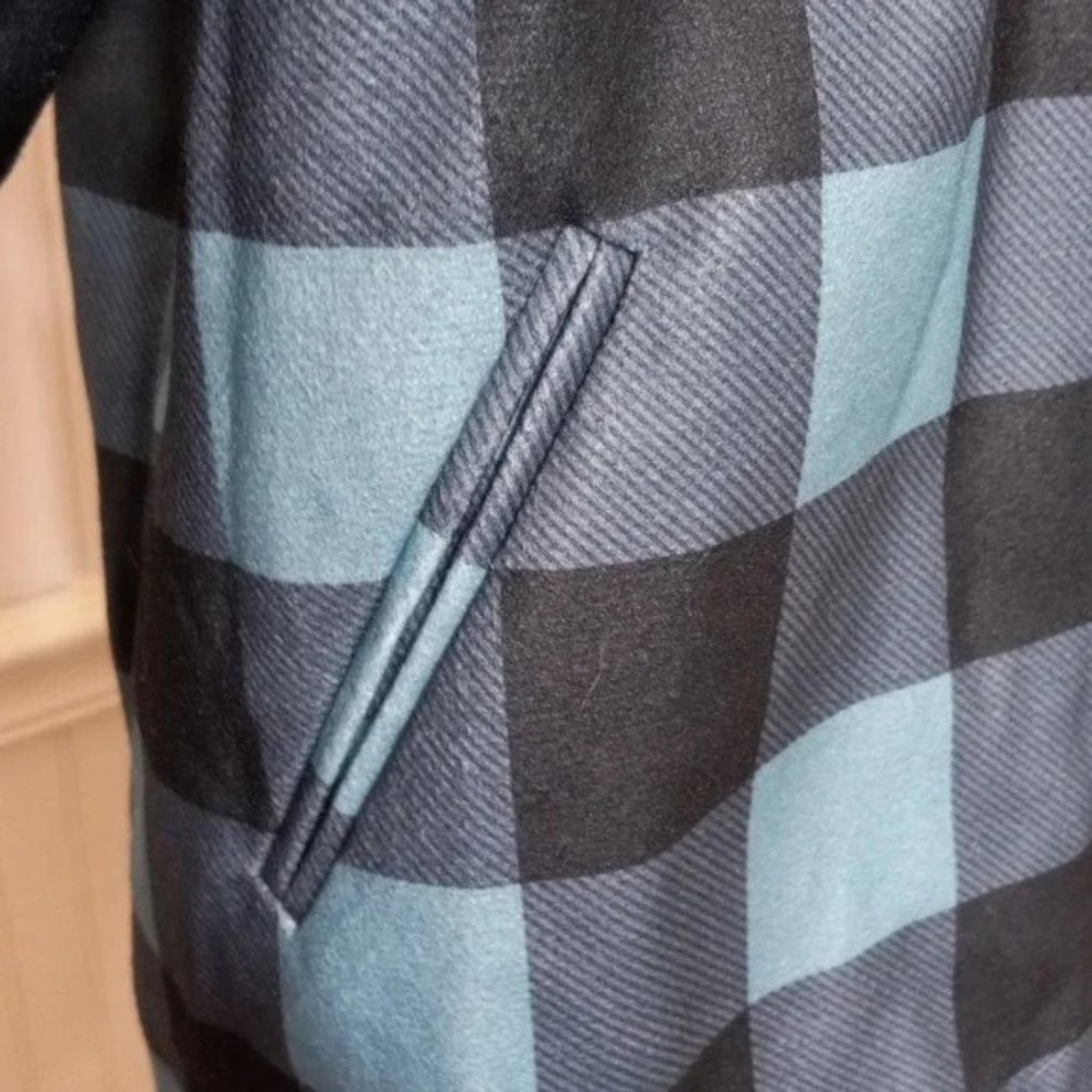 PLUS SIZE xxl Blue & Black, Plaid, zip up pocket lined jacket - Picture 3 of 4